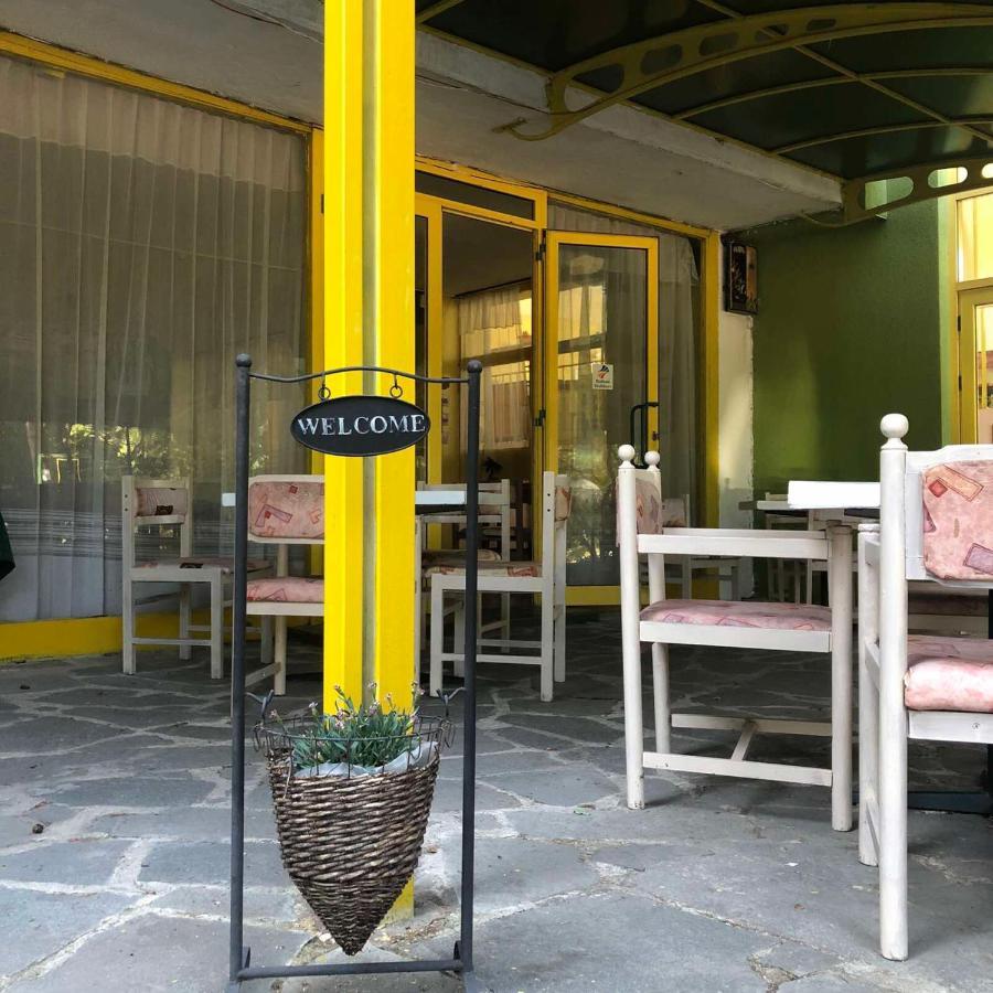 Sunny Varshava Hotel Aranyhomok Kültér fotó